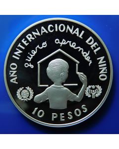 Dominican Republic	 10 Pesos	1982	 International year of the Child