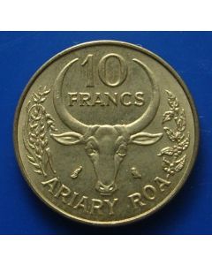 Madagascar  10 Francs1972km#  11 